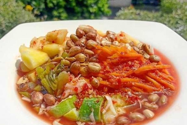 Resep Asinan Buah Sayur Kuah Rujak Rasa Pedasnya Bikin Merem Melek