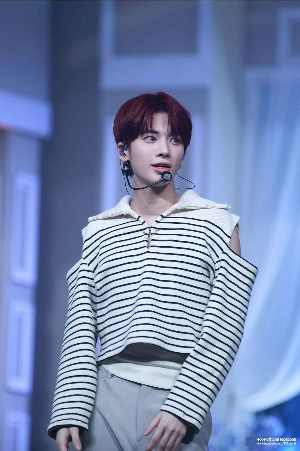 10 Potret Taehyun TXT Dengan Rambut Merah, Bikin Meleleh!