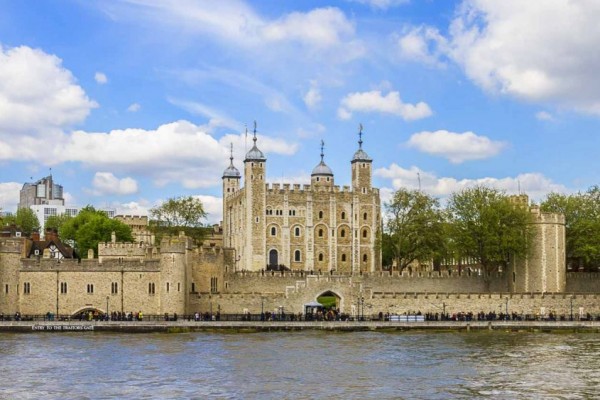 Fakta Menara London yang Menyimpan 6 Tragedi Mengerikan