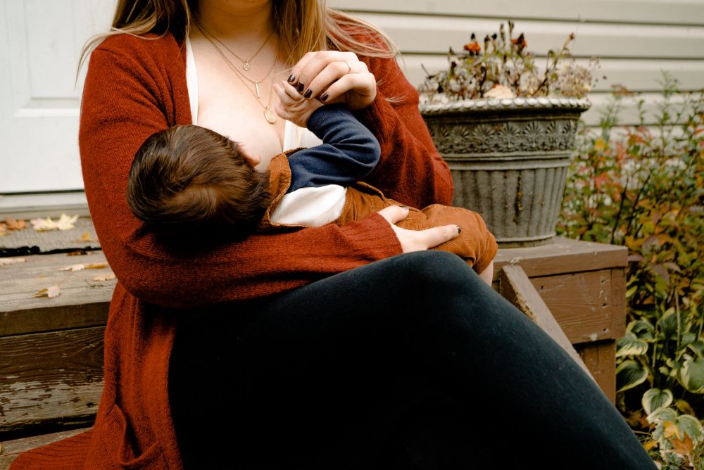 Ibu Hamil Positif COVID-19 Melahirkan Bayi Perempuan Sehat  