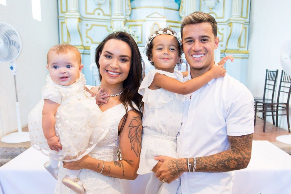 Tak Hanya Menawan, 10 Potret Bukti Philippe Coutinho Sosok Family Man