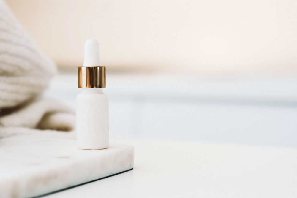 6 Kandungan Anti Acne Serum yang Ampuh Atasi Jerawat dan Cara Kerjanya
