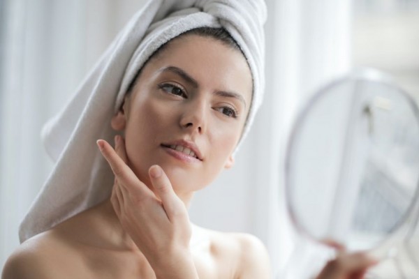 Wajib Tahu! Ini 8 Bahan Skincare yang Bisa Bikin Kulit Wajah Glowing