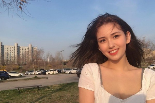 11 Potret Manis Jeon Somi dengan Messy Hair, Tetap Menawan!