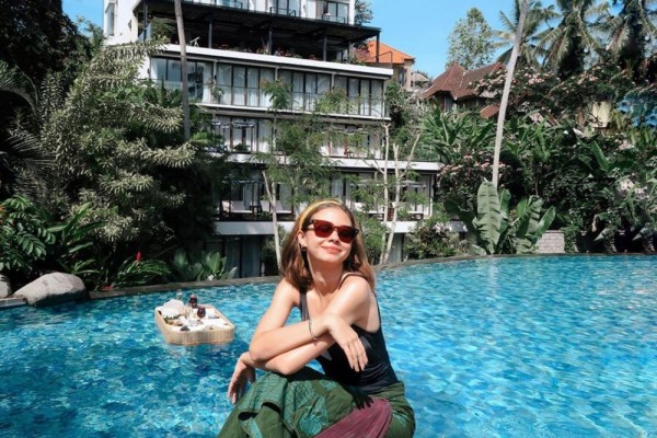 10 Daya Pikat Paripurna ala Yuki Kato ini Bikin Klepek-klepek