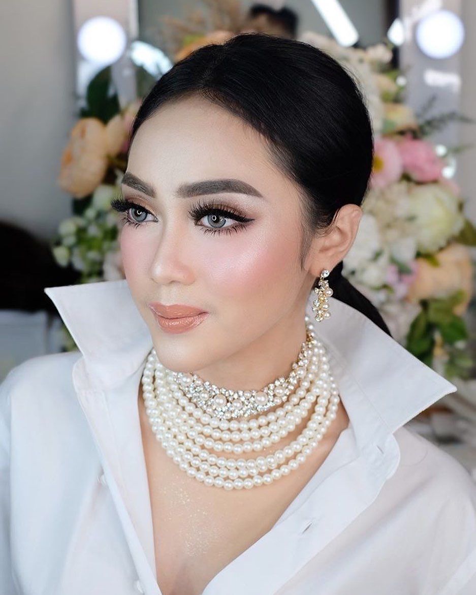 Model Viral Mirip Syahrini, 9 Potret Menawan Tyara Melati