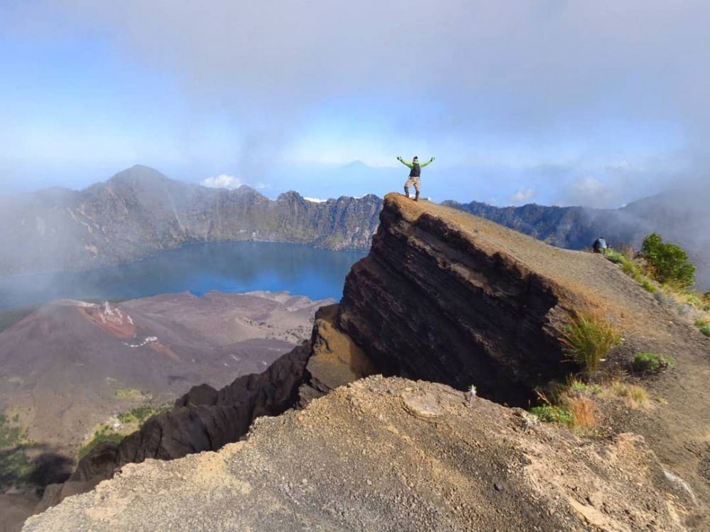 5 Gunung Tercantik  di Indonesia Versi Fiersa Besari Mana 