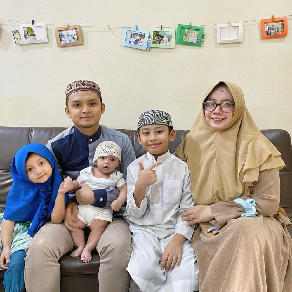 9 Potret Mesra Empat Personel Adam, Semuanya Menikah Melalui Taaruf