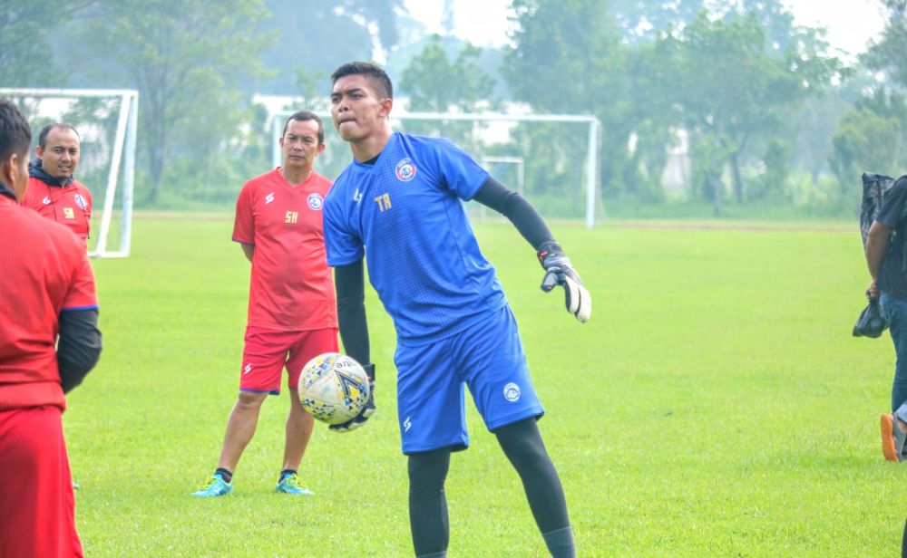 Debut Menjaga Gawang  Arema FC, Teguh Amirudin Akui Bangga