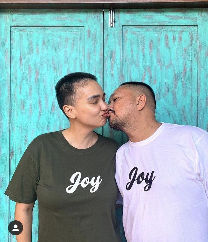 Jalani Kemo, 10 Potret Mesra Feby Febiola dan Suami Setia Menemani