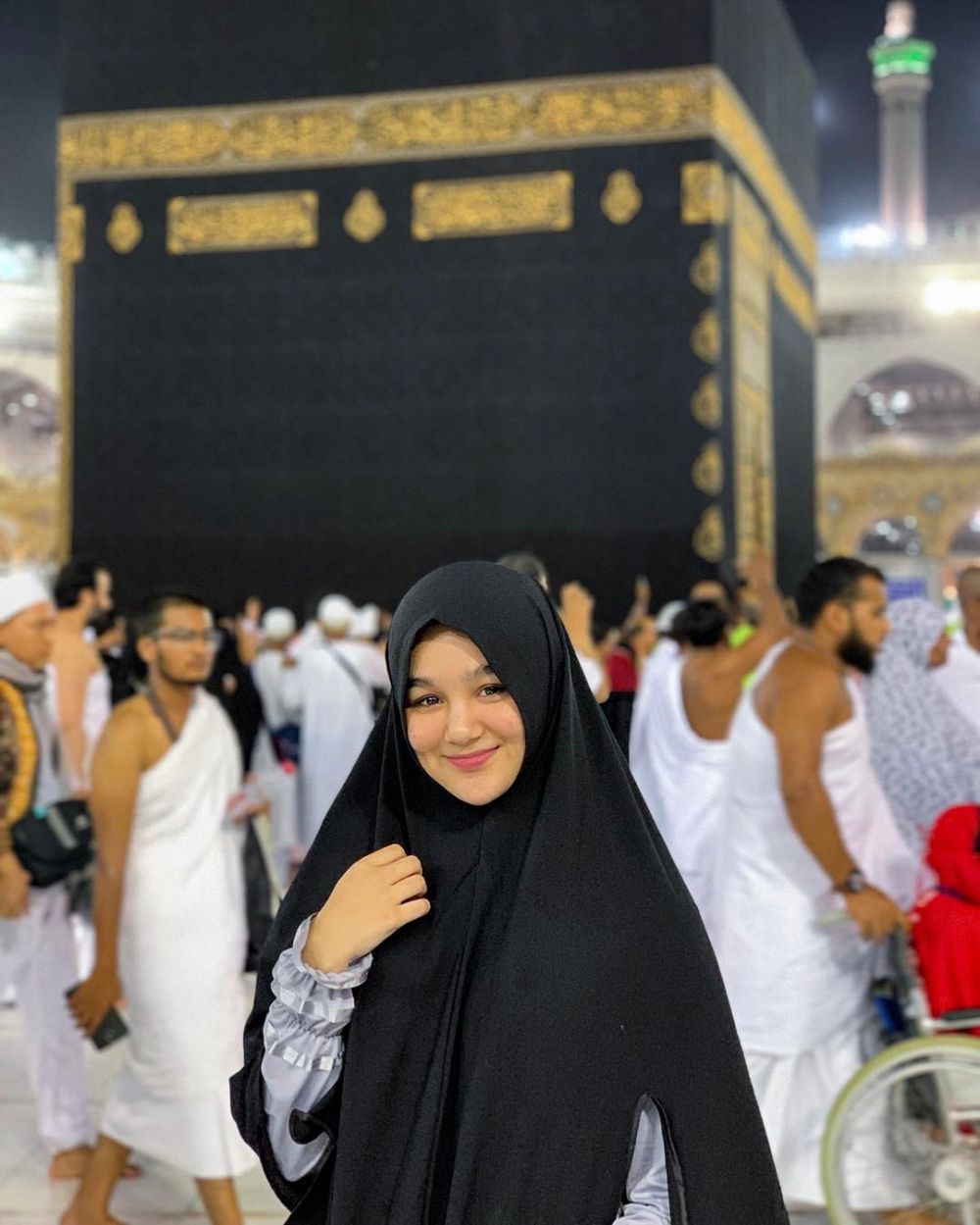 Biasa Buka-bukaan, 9 Potret Adem Hana Hanifah Kenakan Hijab