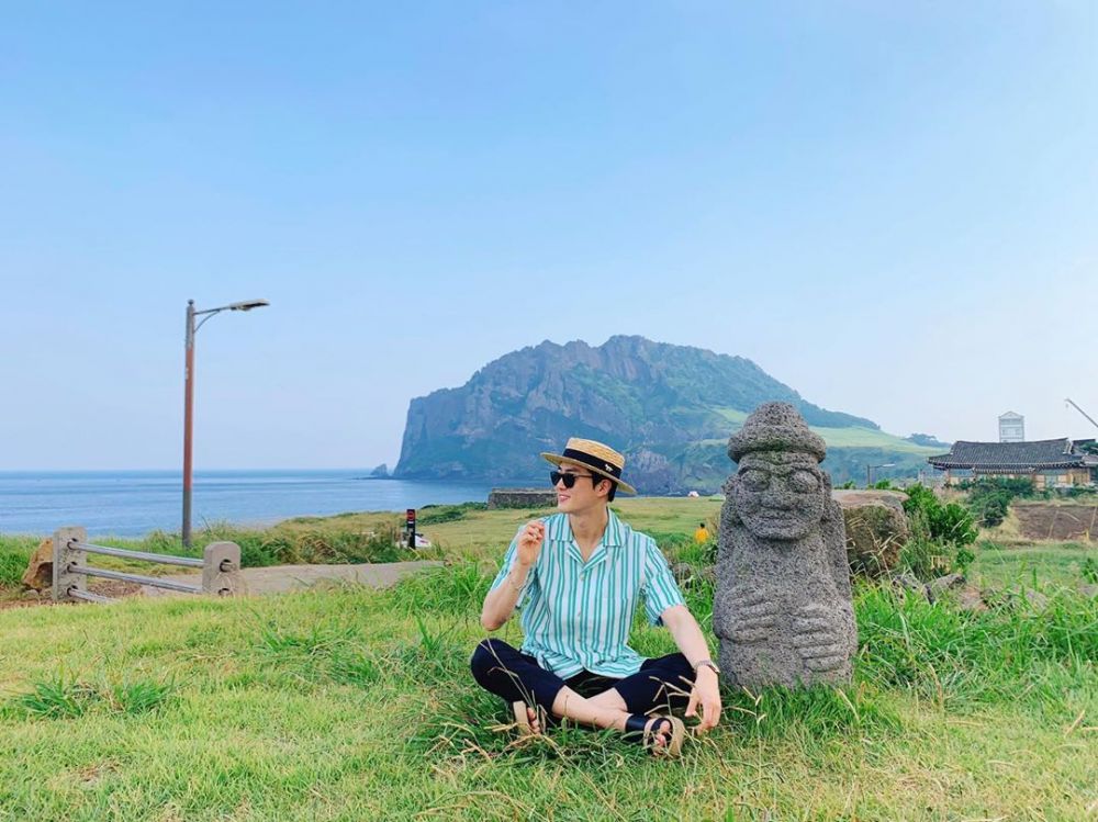 9 Gaya Keren Suho  EXO  Saat Traveling yang  Stylish Abis