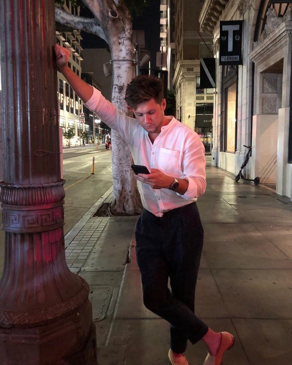Stylish, 9 Ide Gaya Kasual hingga Formal ala Niall One Direction