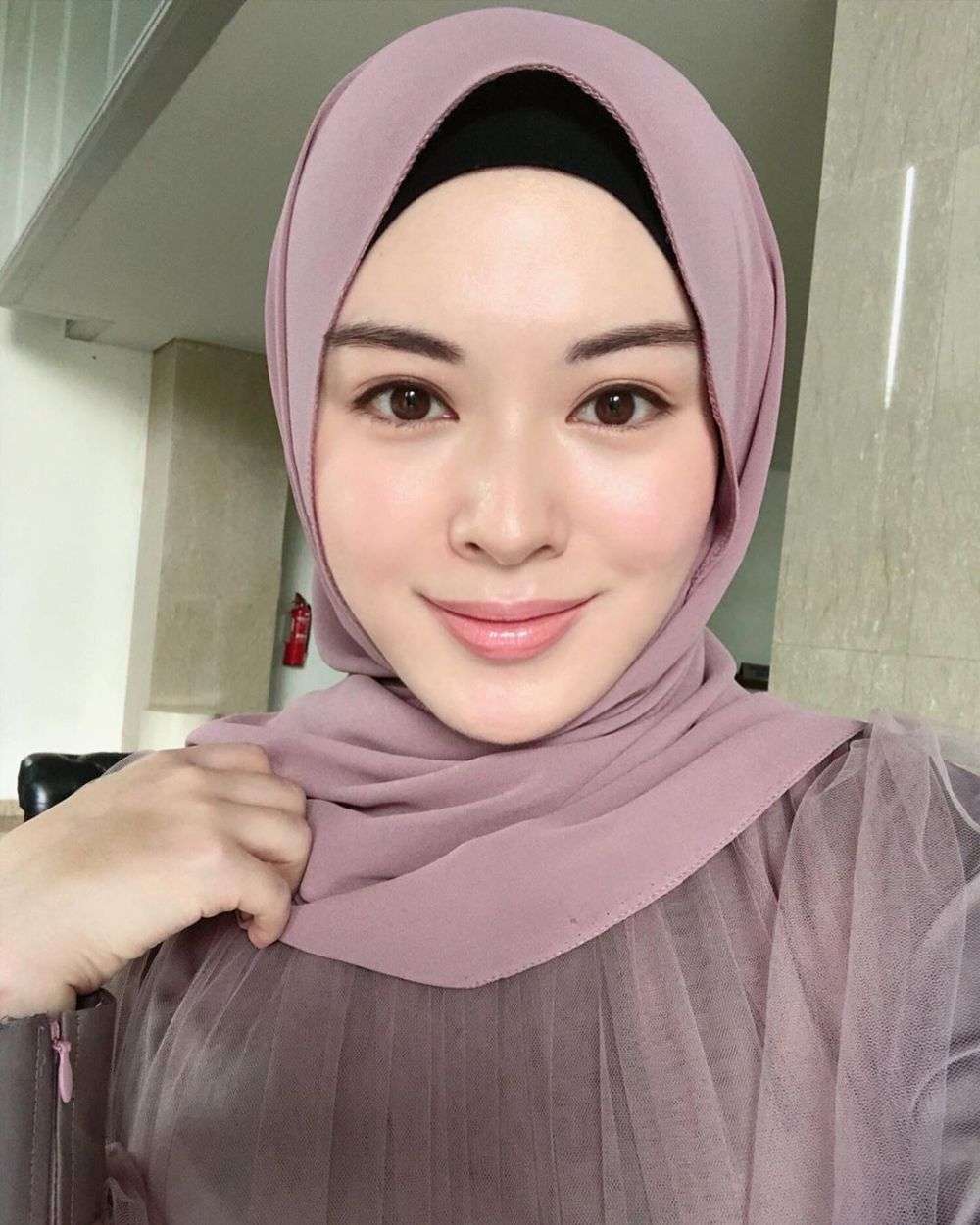 10 Potret Selfie Ayana Moon, Selebgram Muslim Korea Yang Lovely Abis!