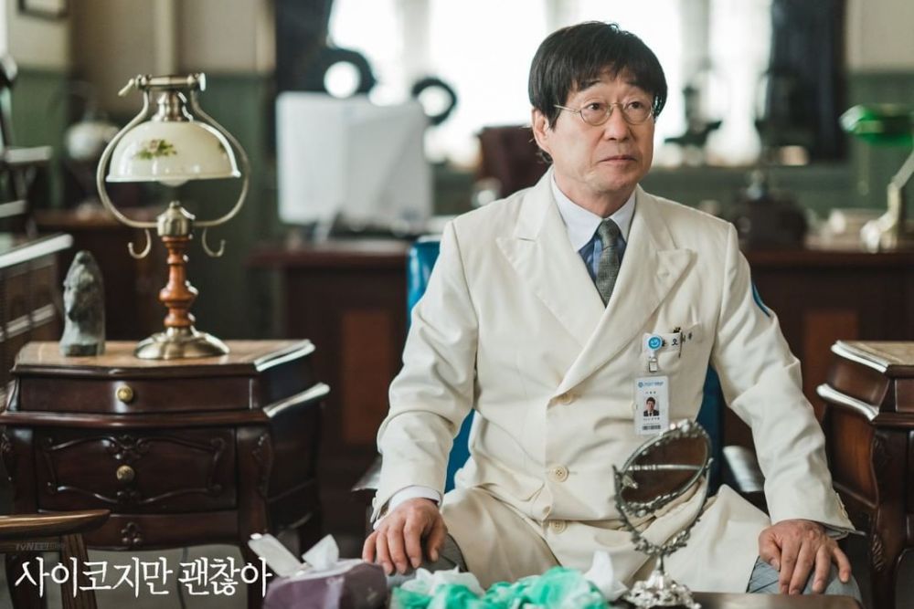9 Potret Kim Chang Wan, Kepala Rumah Sakit di It's Okay To Not Be Okay