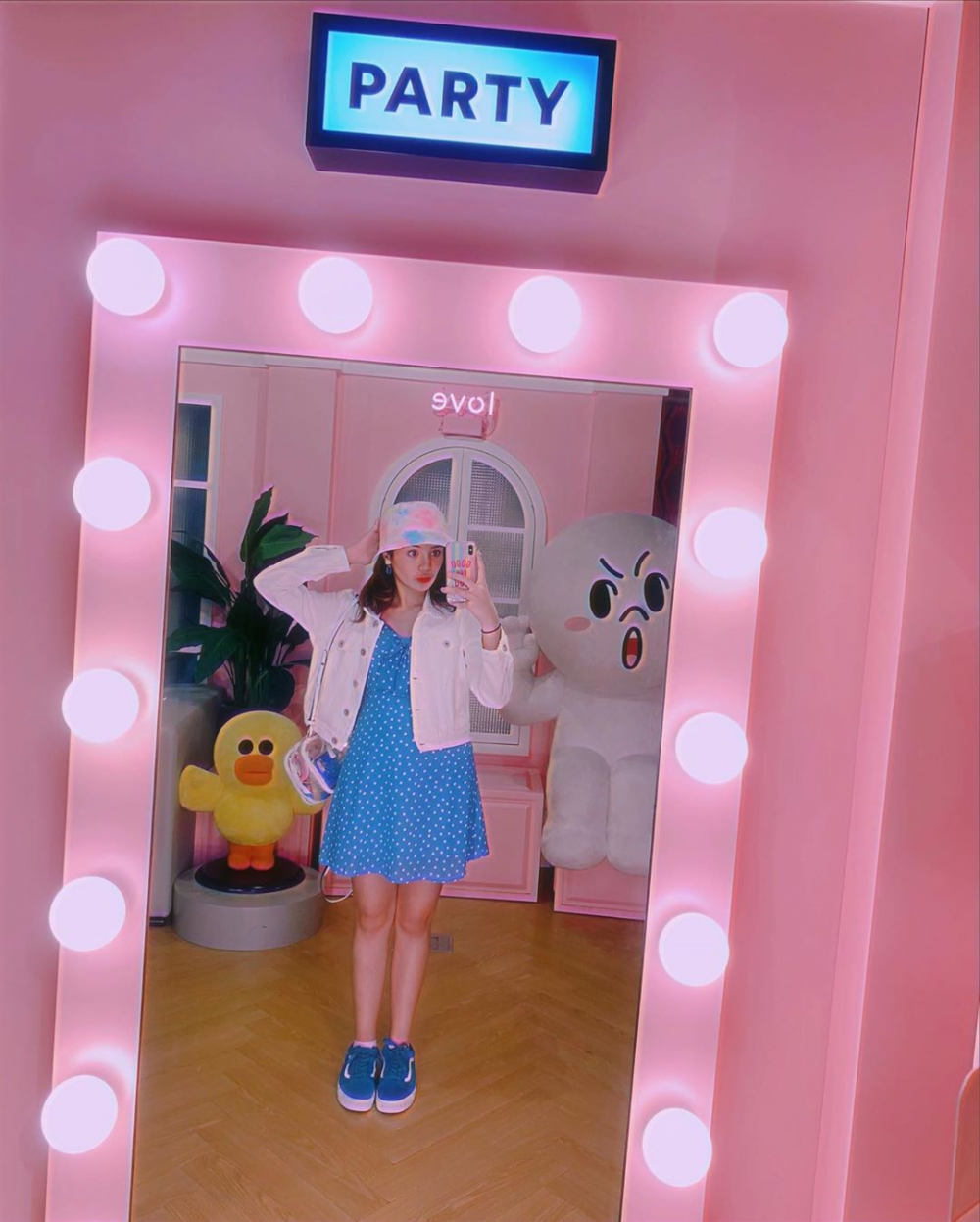 10 Ide Mix and Match dengan Outer ala Beby Tsabina, Stylish Banget!