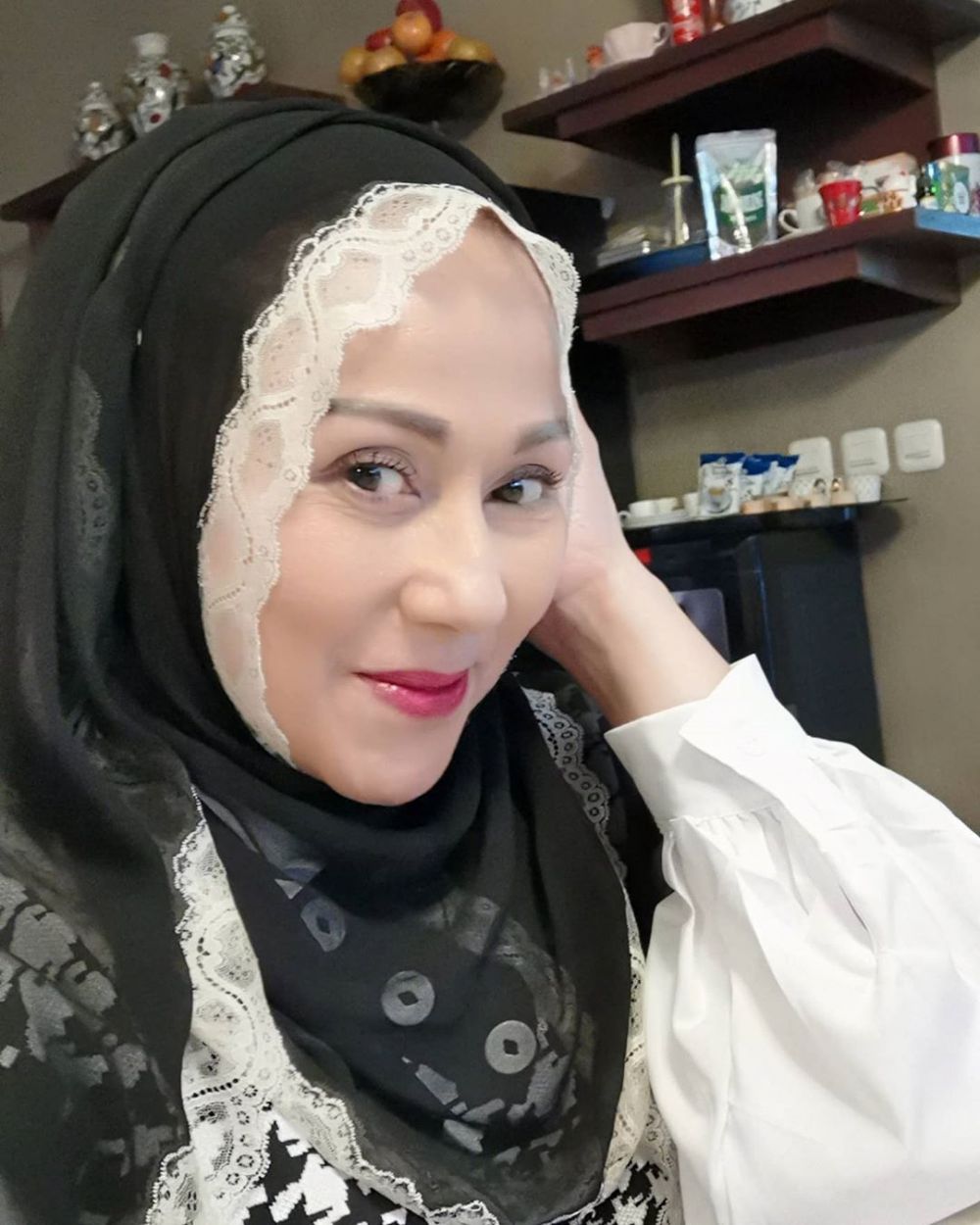Hijrah, Penampilan Terbaru 8 Penyanyi Dangdut yang Sekarang Berhijab