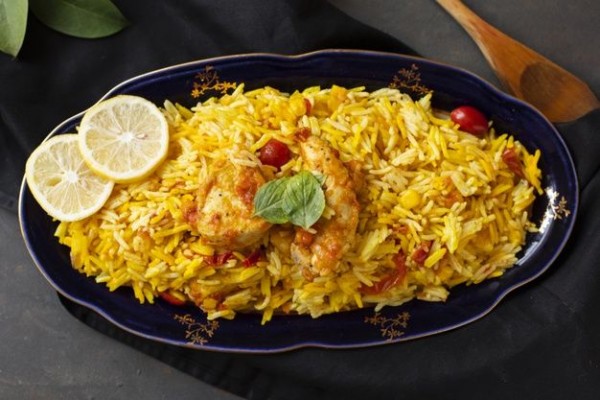 6 Tips Mudah Memasak Nasi Kuning yang Enak dan Wangi