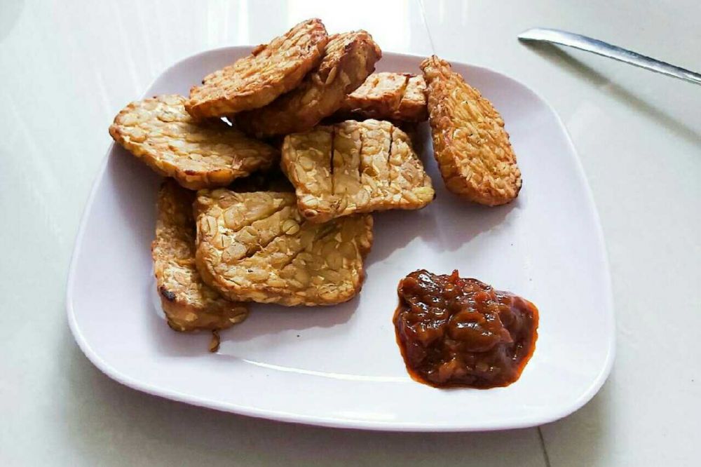 Siasati Kedelai Mahal, Tempe Goreng di Semarang Dipotong Seperempat