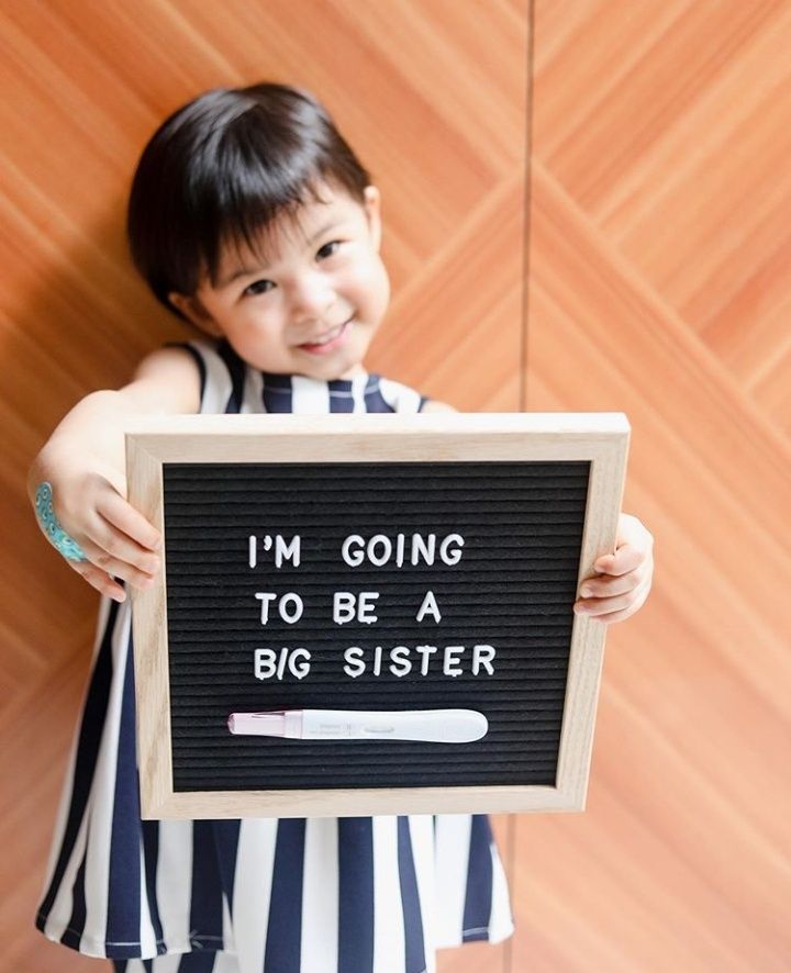 9 Potret Keluarga Glenn dan Chelsea Olivia Sambut Anak Kedua, Kompak!