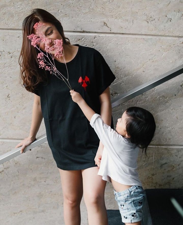 9 Potret Keluarga Glenn dan Chelsea Olivia Sambut Anak Kedua, Kompak!