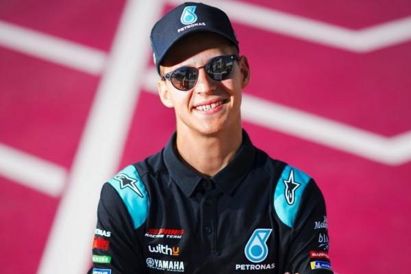 9 Potret Fabio Quartararo, Rider Muda MotoGP yang Berparas Menawan