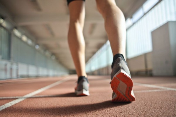 5 Sepatu Cowok  yang Cocok Digunakan untuk Olahraga  Lari