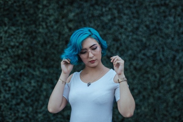 Bukan Semata Fisik, 5 Zodiak Cewek Ini Juga Kece Kepribadiannya Lho!
