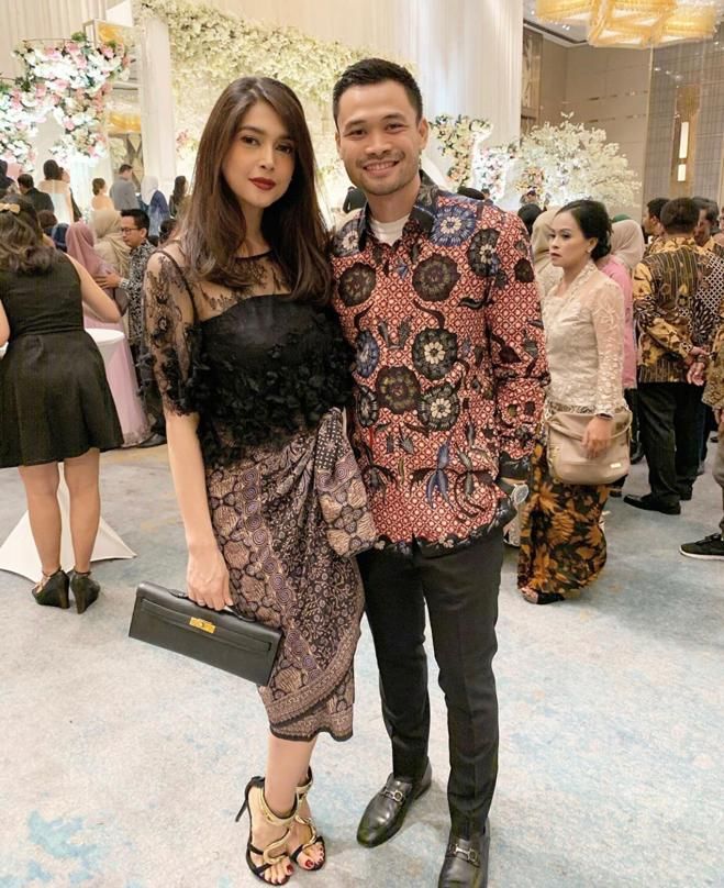 Hidup Bergelimang Harta! 10 Artis Indonesia Punya Suami Tajir Melintir