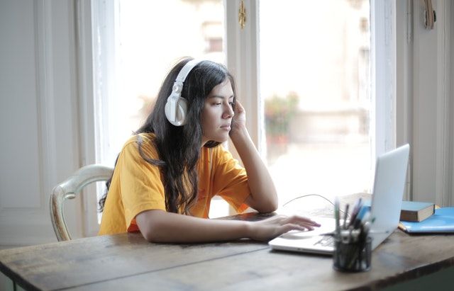 Daftar Alasan Musik Adalah Cara Tepat Meredakan Stres Buat Kamu