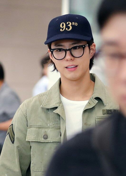 16 Potret Aktor Top Korea Pakai Kacamata, Bikin Kaum Hawa Histeris!