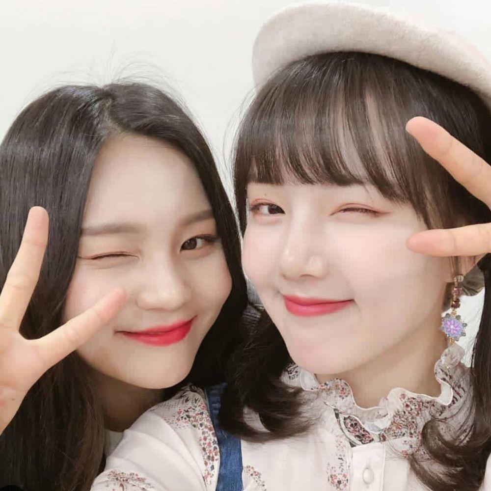 9 Potret Keakraban Yerin & Umji GFriend yang Menggemaskan Bak Saudara