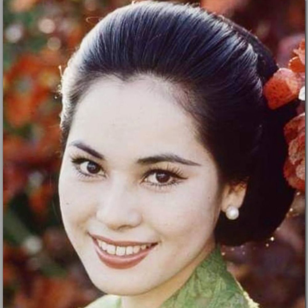 18 Potret Masa Muda Dewi Soekarno Istri Sang Proklamator Soekarno