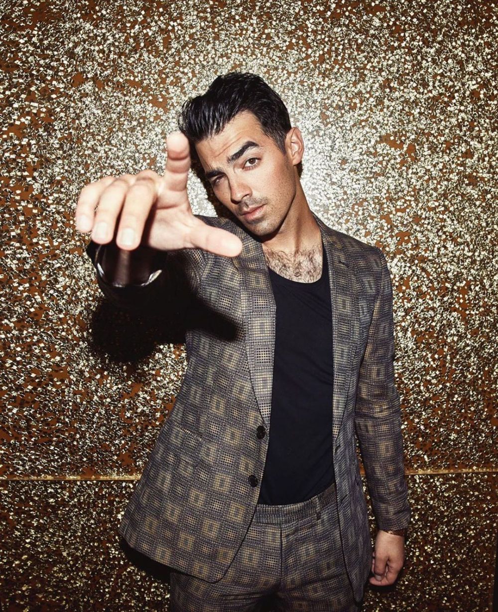 Genap Berusia 31 Tahun, 10 Pesona Joe Jonas yang Makin Dewasa