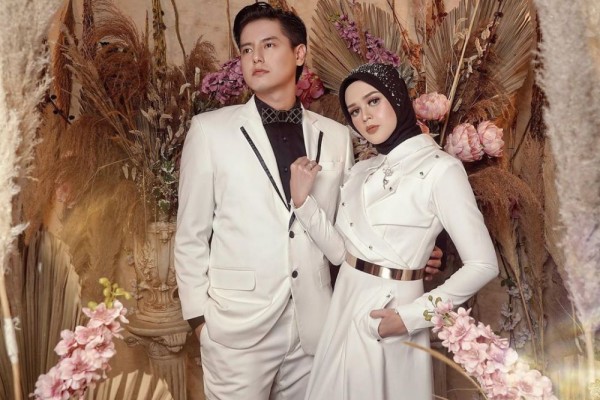 4 Publik Figur Terkenal Ini Menikah pada 17 Agustus, Pestanya Meriah!