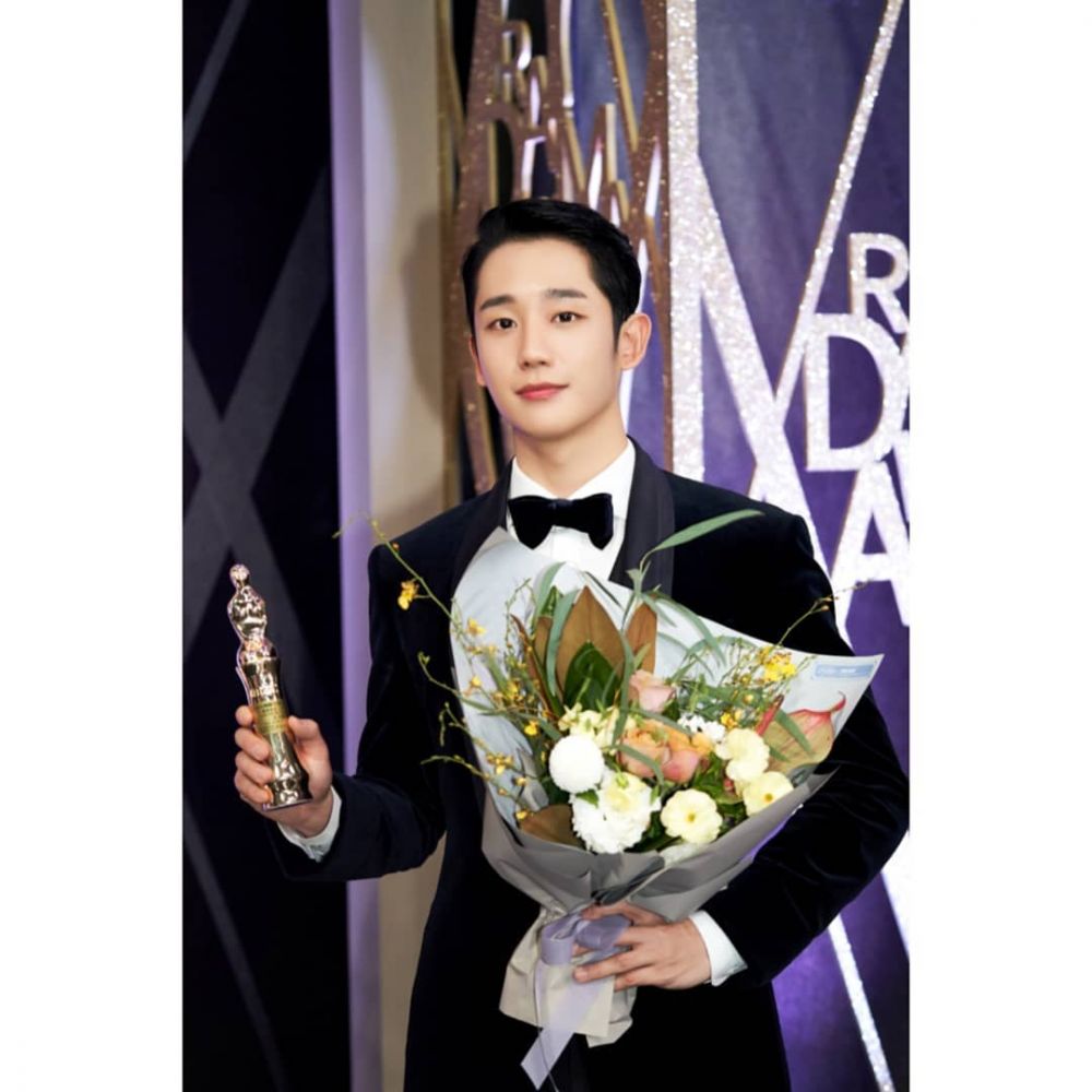 9 Potret Manis Jung Hae In Bakal Main Drama Bareng Jisoo BLACKPINK