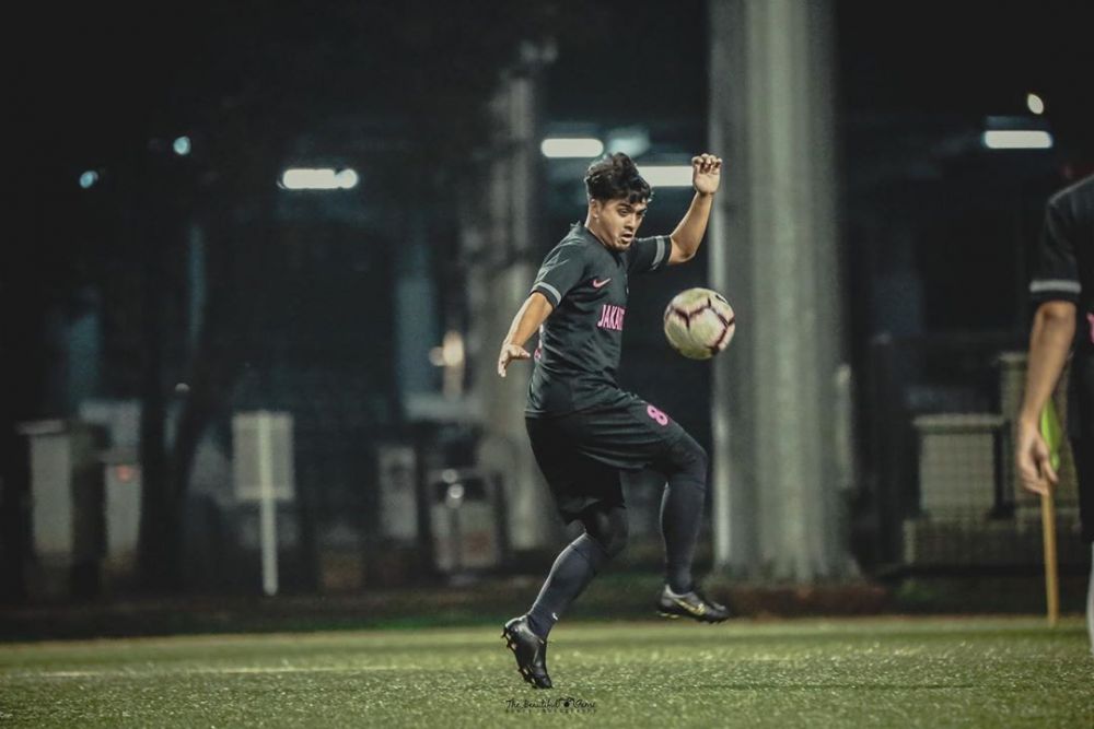 Tampil Awet Muda, 10 Potret Bugar Ricky Harun saat Main Sepak Bola