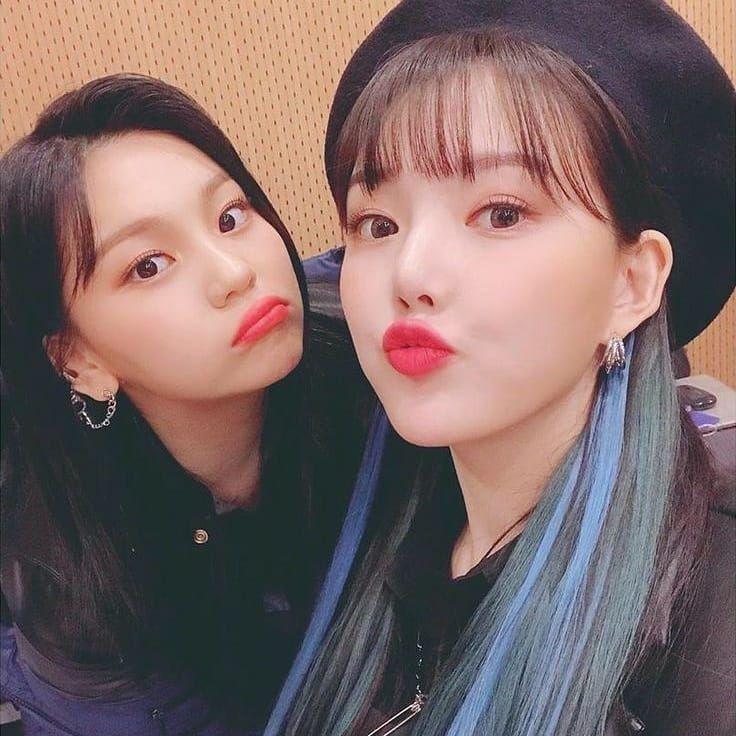 9 Potret Keakraban Yerin & Umji GFriend yang Menggemaskan Bak Saudara