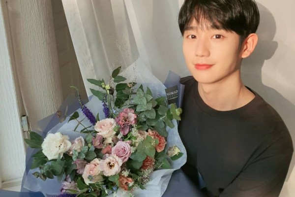 9 Potret Manis Jung Hae In Bakal Main Drama Bareng Jisoo BLACKPINK