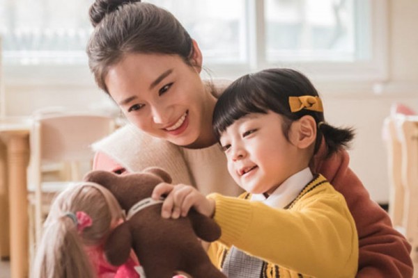 5 Aktris yang Berperan sebagai Seorang Ibu di KDrama Selama Tahun 2020