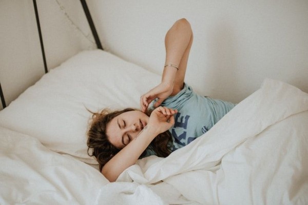 5 Tips Memilih Seprai yang Berkualitas biar Tidur Makin Nyaman