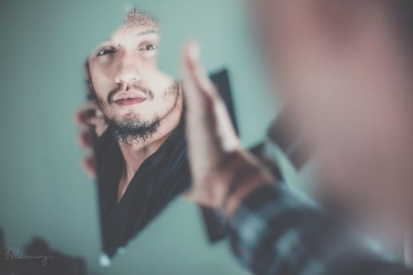 5 Cara Mudah Merapikan Bulu Hidung yang Kerap Mengganggu Penampilan