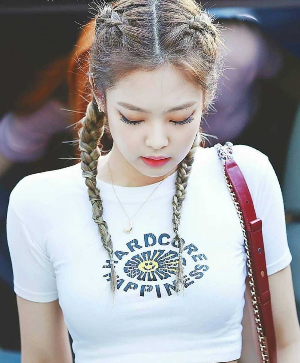 Potret Jennie Blackpink Dengan Gaya Rambut Kepang Mencuri Perhatian