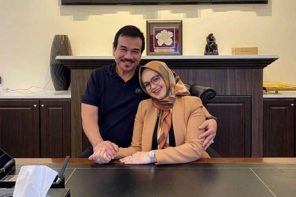 14 Tahun Menikah, 9 Potret Mesra Siti Nurhaliza dan Suami