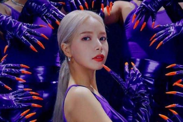 9 Potret Solar MAMAMOO dengan Tatapan Tajamnya, Bikin Terpukau!