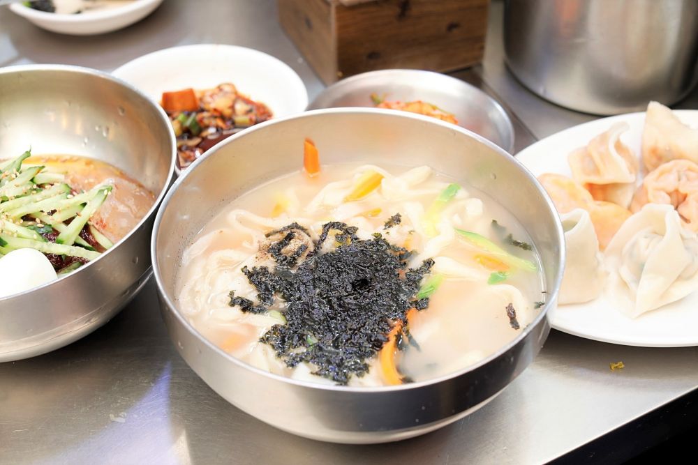 10 Mi Asia yang Terkenal Sebagai Street Food yang Lezatnya Menggoda