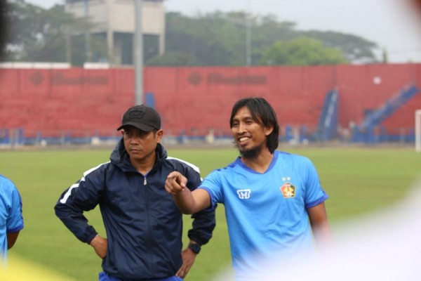 Gantikan Budi Sudarsono, Joko Susilo Kembali Tukangi Persik Kediri