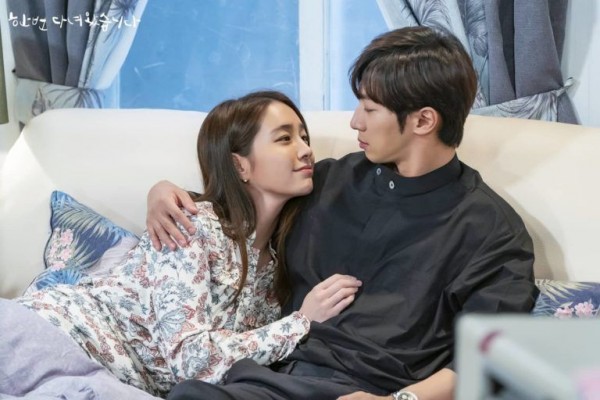 Couple of The Year, 10 Potret Lee Sang Yeob dan Lee Min Jung di KDrama