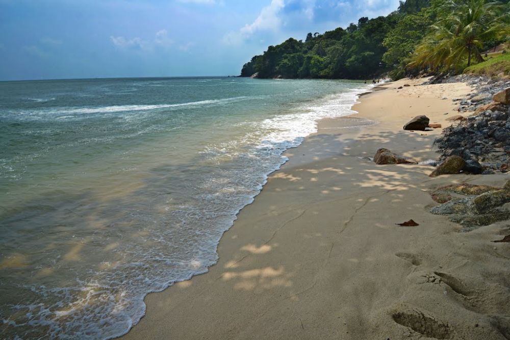 5 Pantai Penuh Pesona Pulau Penang-Malaysia, Bikin Siap Liburan!