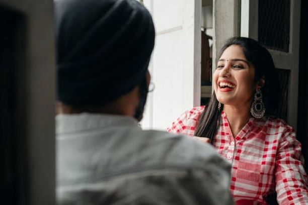 Kesannya Memang Ikhlas, Namun 5 Pujian Ini Sebenarnya Cukup Menghina